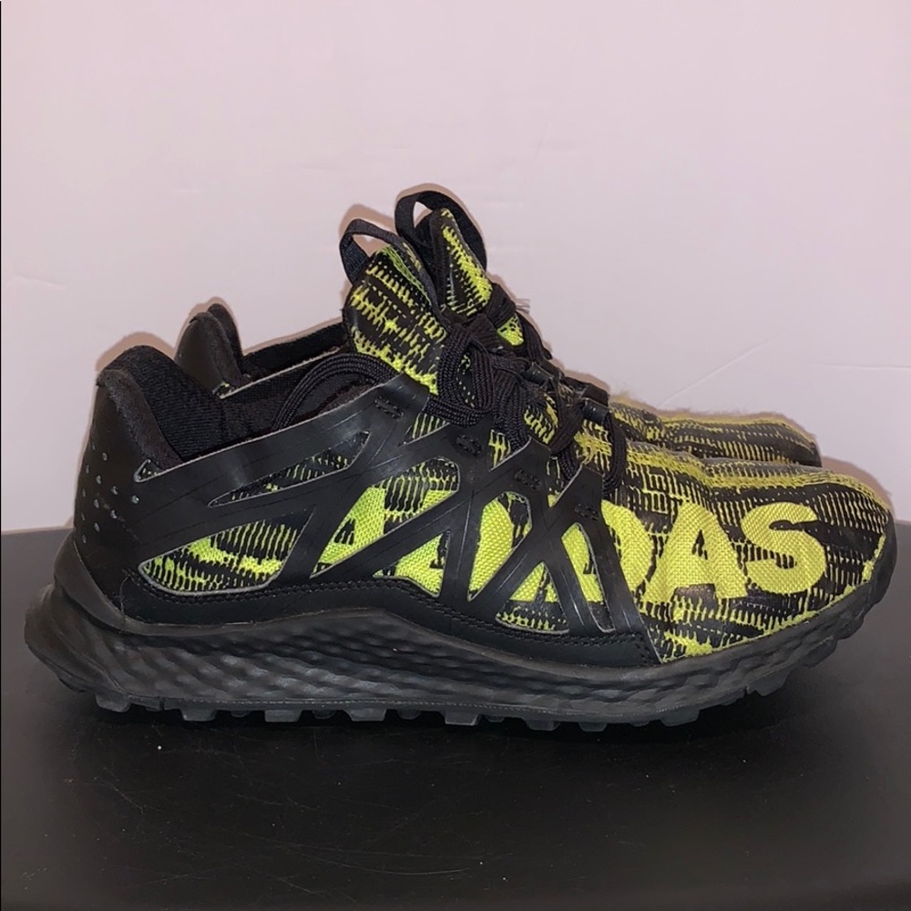 Adidas Sneakers